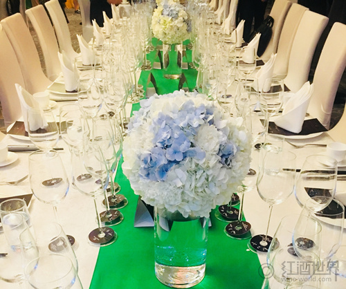 葡萄酒礼仪之如何体面敬酒